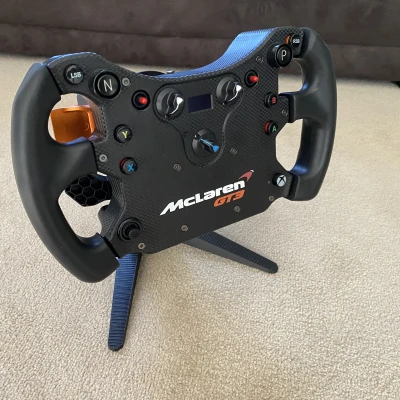 Chân đế trưng bày Fanatec QR2 Lite