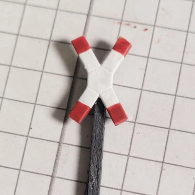 Biển Báo Giao Thông TT (Có Thể Scale) Gác Chắn Đường Sắt (Andreaskreuz) Phiên Bản DDR