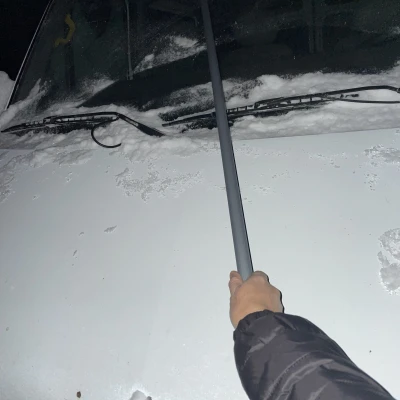 Dụng Cụ Cạo Băng Trên Kính Xe Kiểu Cán Chổi