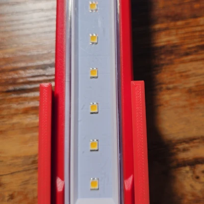 Giá Đỡ Đèn LED Sạc USB Lithium Milwaukee Red Rover