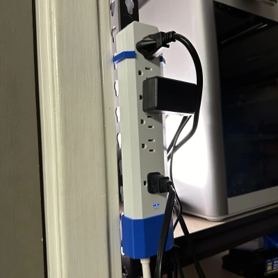 Giá đỡ thanh nguồn Geeni cho kệ có khe hình giọt nước