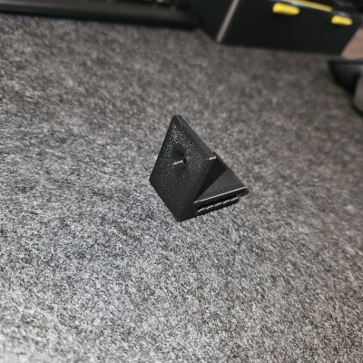 Kẹp Giữ Cáp Máy Tính Để Bàn