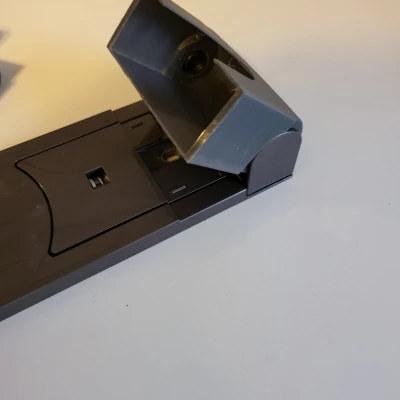 Adapter Treo Tường Dyson V6 Với Pin DeWALT