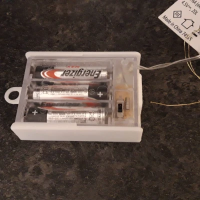 Giá đỡ Hộp Pin Dây Đèn LED