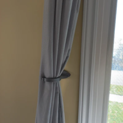 Chắn Màn và Giá Đỡ Thanh Treo Rèm