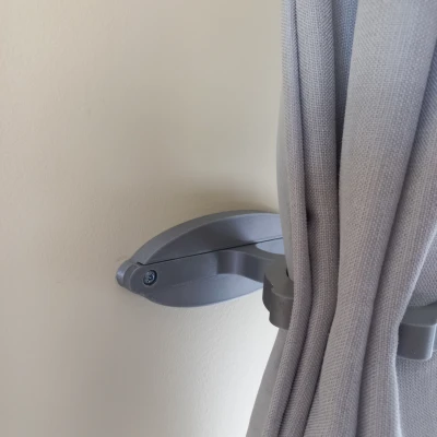 Chắn Màn và Giá Đỡ Thanh Treo Rèm