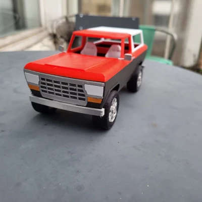 Mô Hình Bộ Lắp Ráp Xe FORD BRONCO 78