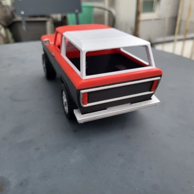 Mô Hình Bộ Lắp Ráp Xe FORD BRONCO 78