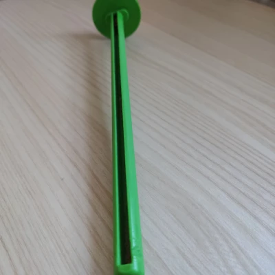 Cây Xỏ Chuột Nhựa Cho Vẹt