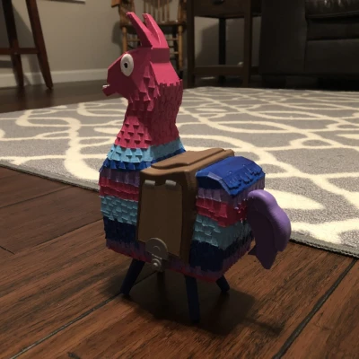 Tượng Llama Fortnite
