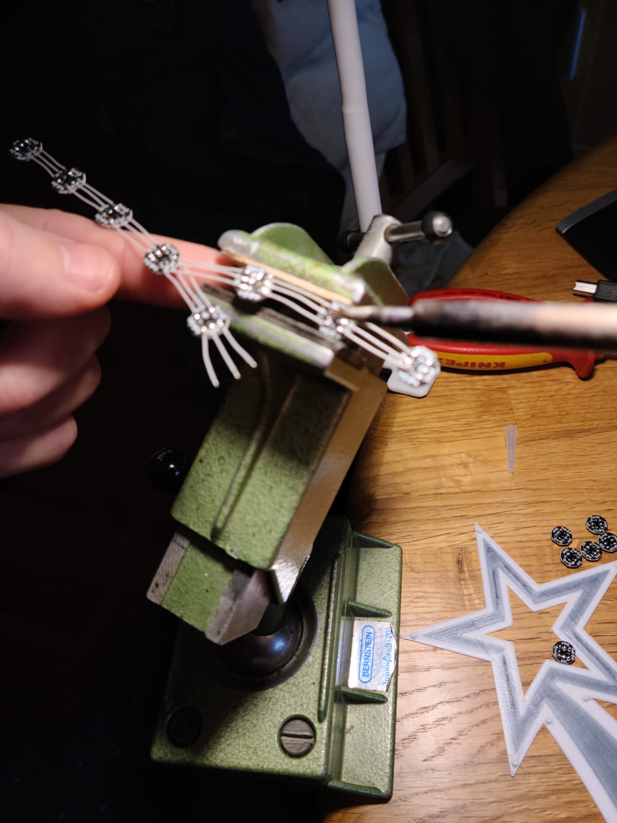 Ngôi Sao Có Đuôi Phát Sáng