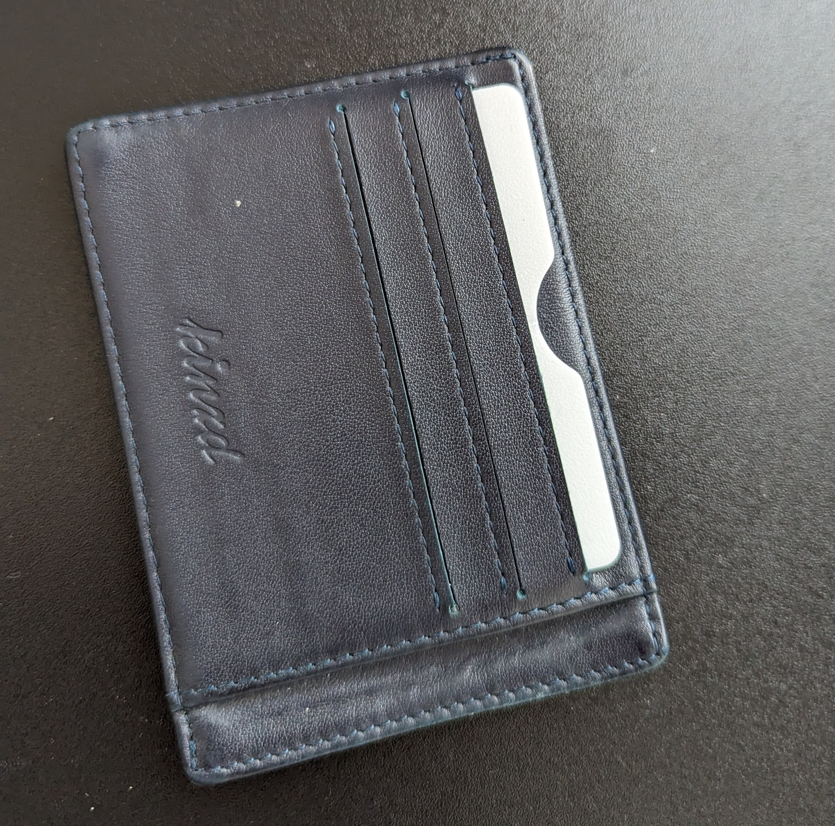 Giá đỡ điện thoại siêu mỏng cỡ thẻ ATM (in liền). Chỉ 5g nhựa!