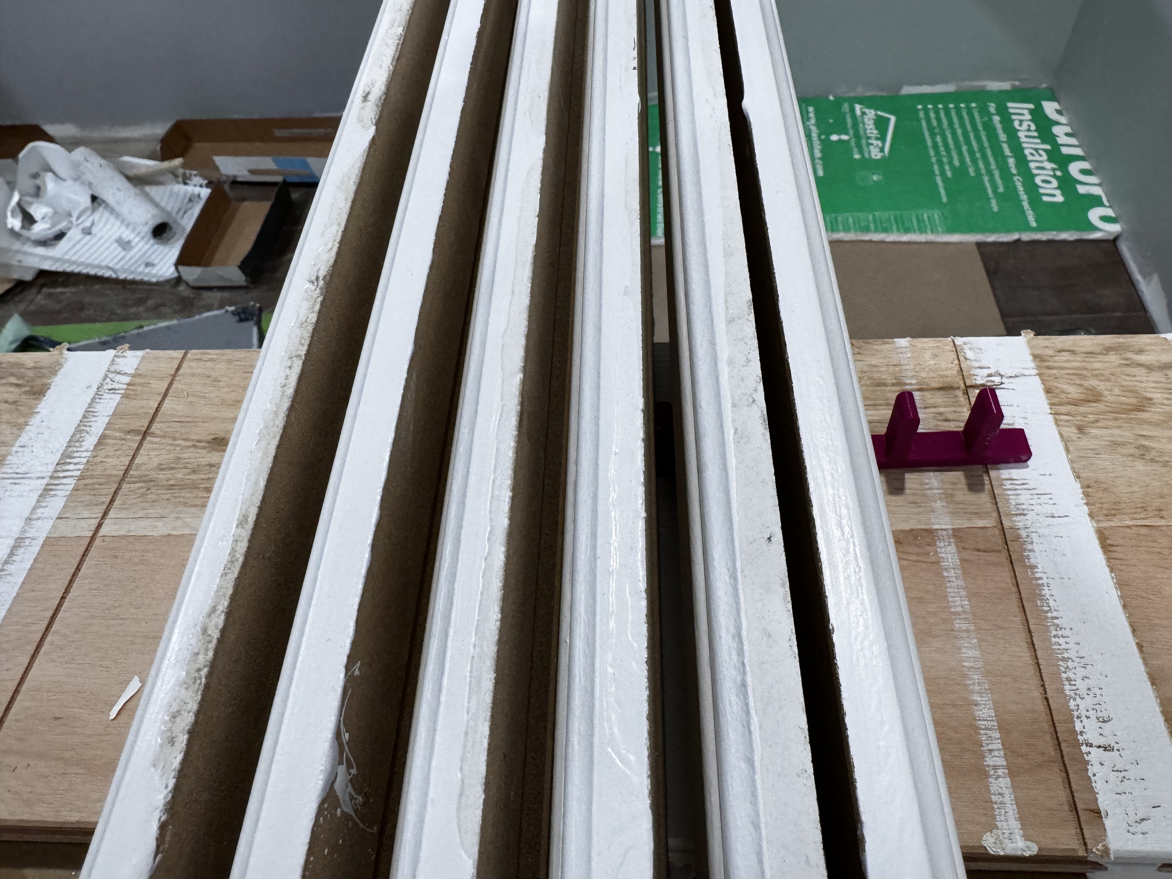 Dụng Cụ/Thước Căn Nẹp/Viền Chân Tường Đứng