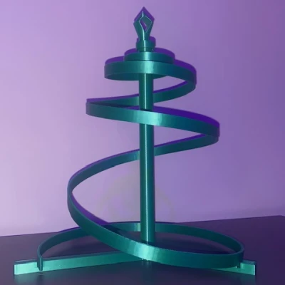 Cây Thông Xoắn Ốc Mùa Lễ Hội