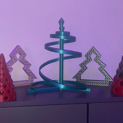 Cây Thông Xoắn Ốc Mùa Lễ Hội