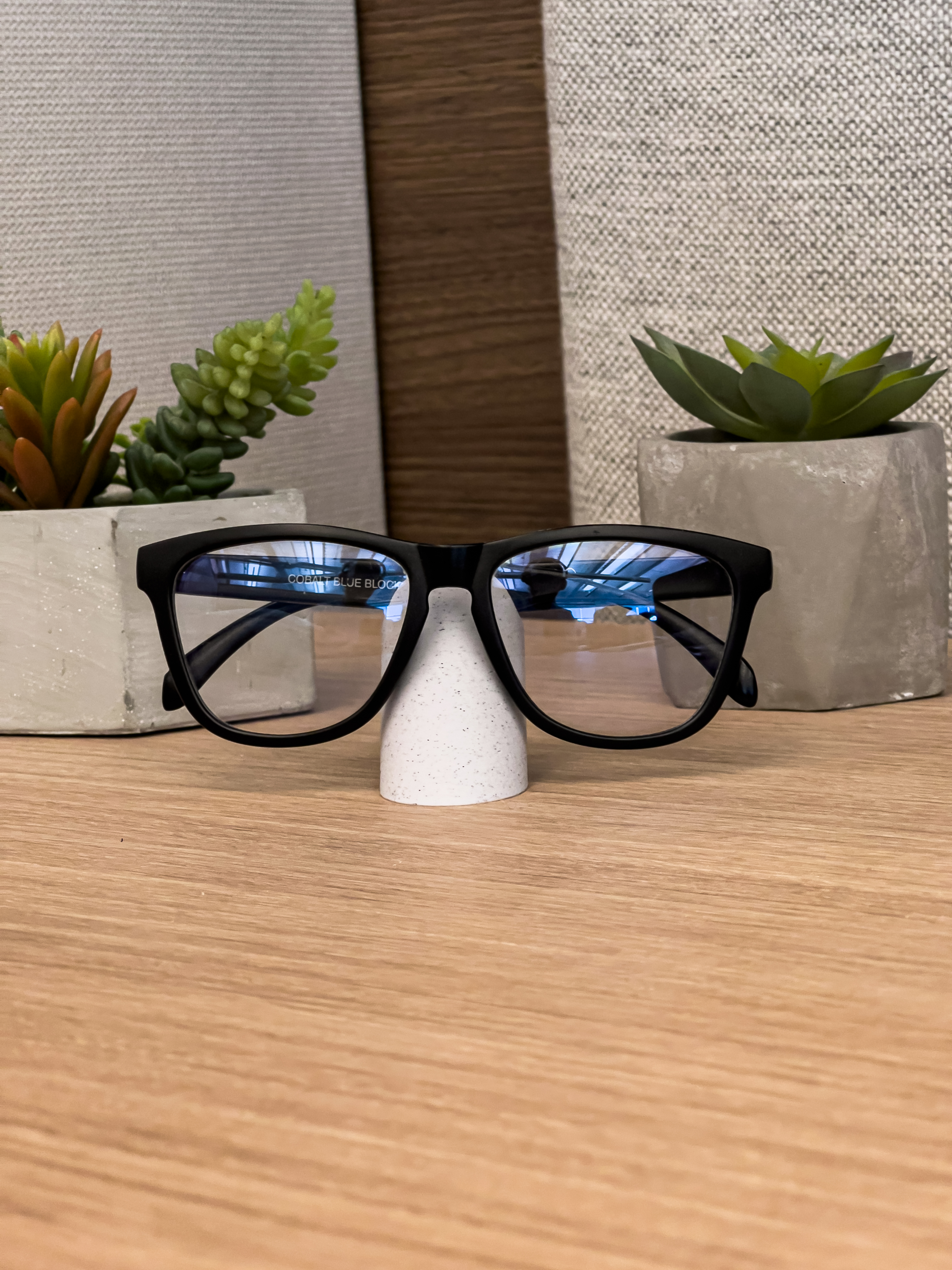 Chân Kính Đeo Bàn Thanh Lịch