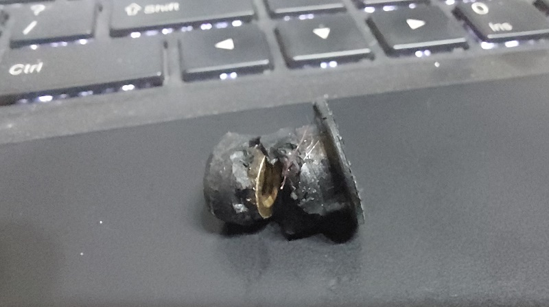 Chốt Cao Su/Ốc M5 Cho Kính Chắn Gió V-Strom DL 650 2015