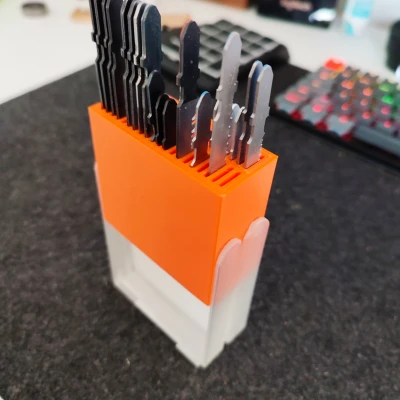 Hộp Đựng Lưỡi Cưa Kiếm