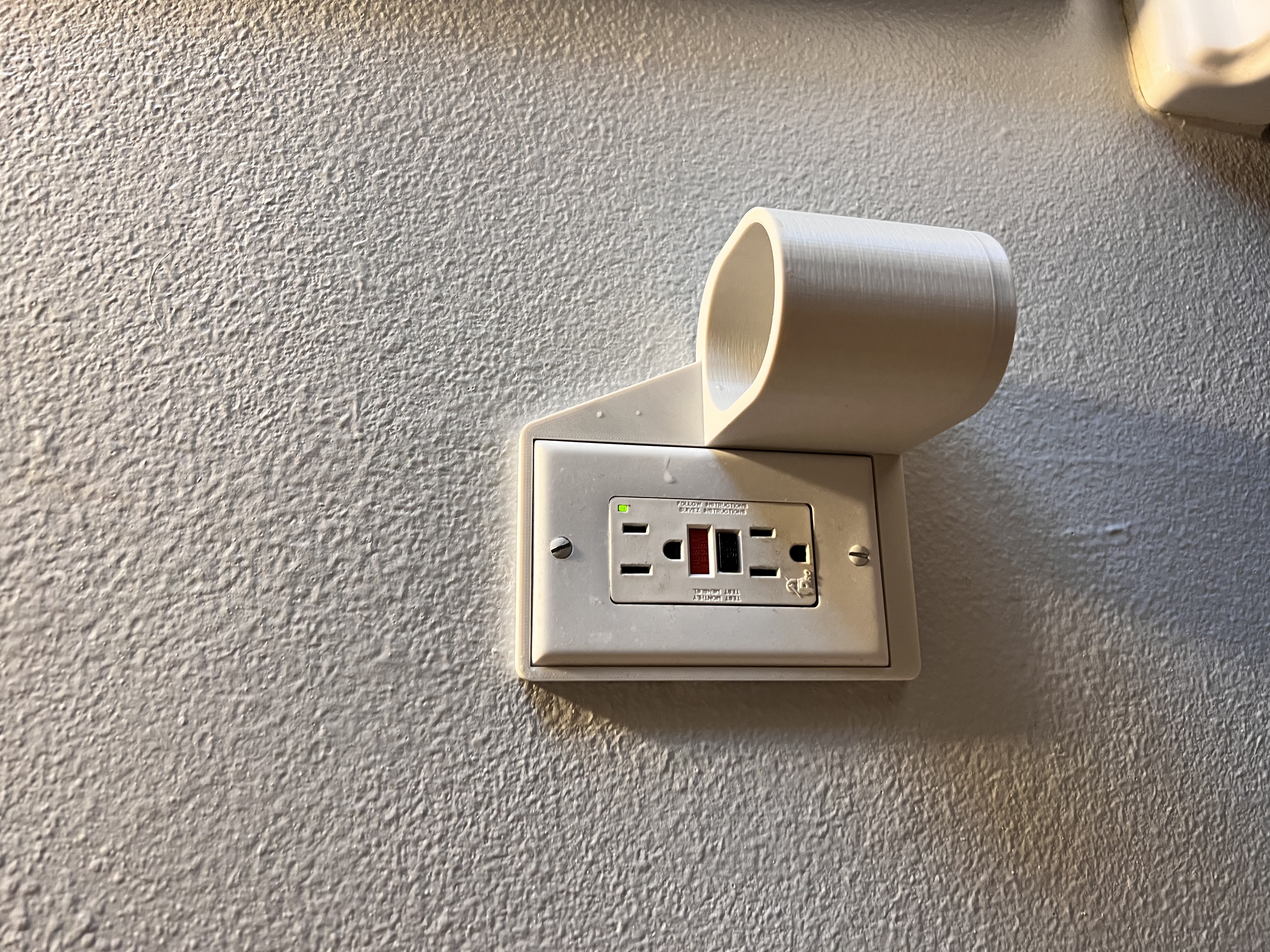 Nắp Ổ Điện Treo Máy Tăm Nước Nhà Tắm