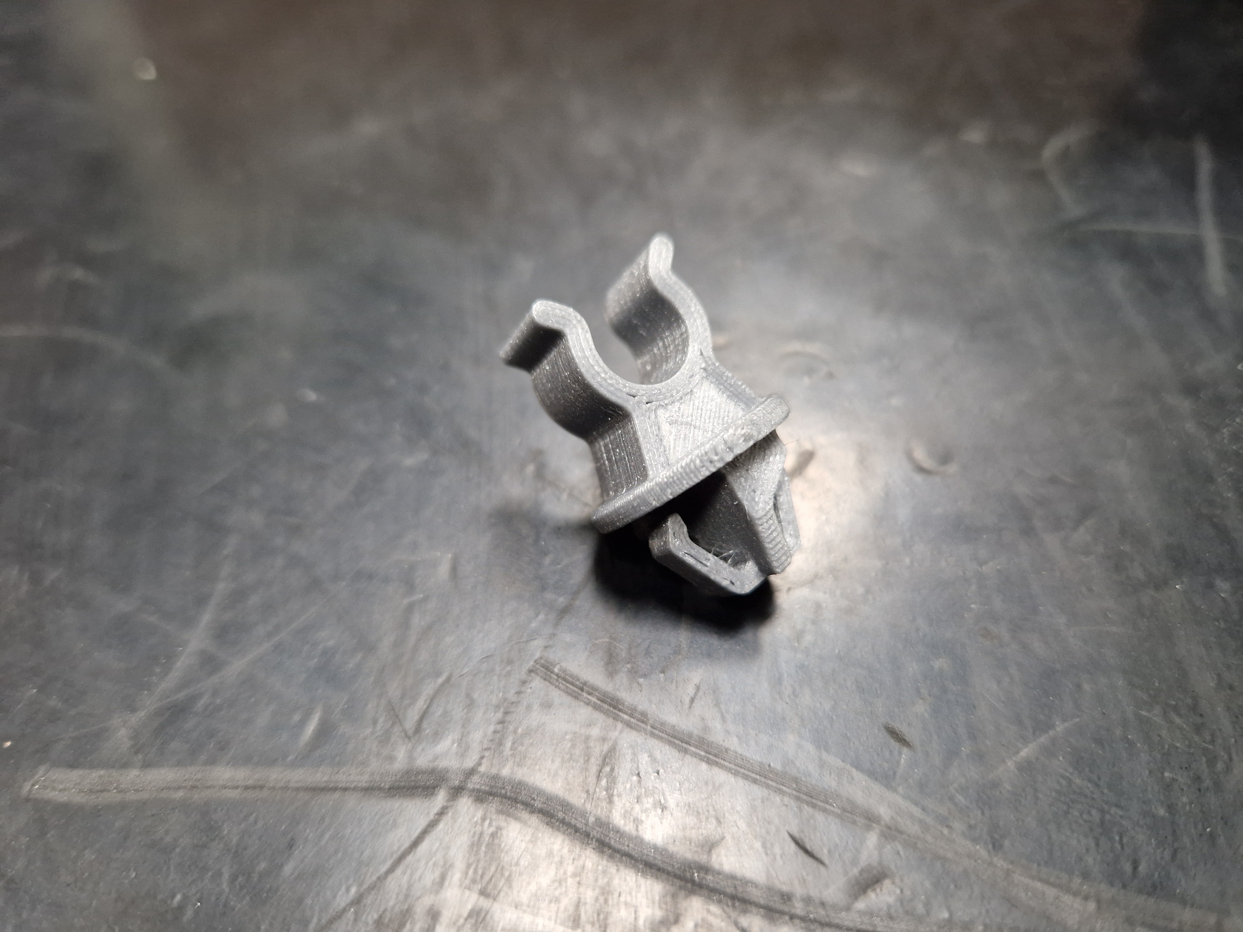 Kẹp Giữ Ty Chống Capo Mitsubishi Lancer Đời 8 (CY0)