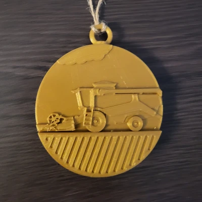 Máy Gặt Đập Liên Hợp Trang Trí Giáng Sinh Claas