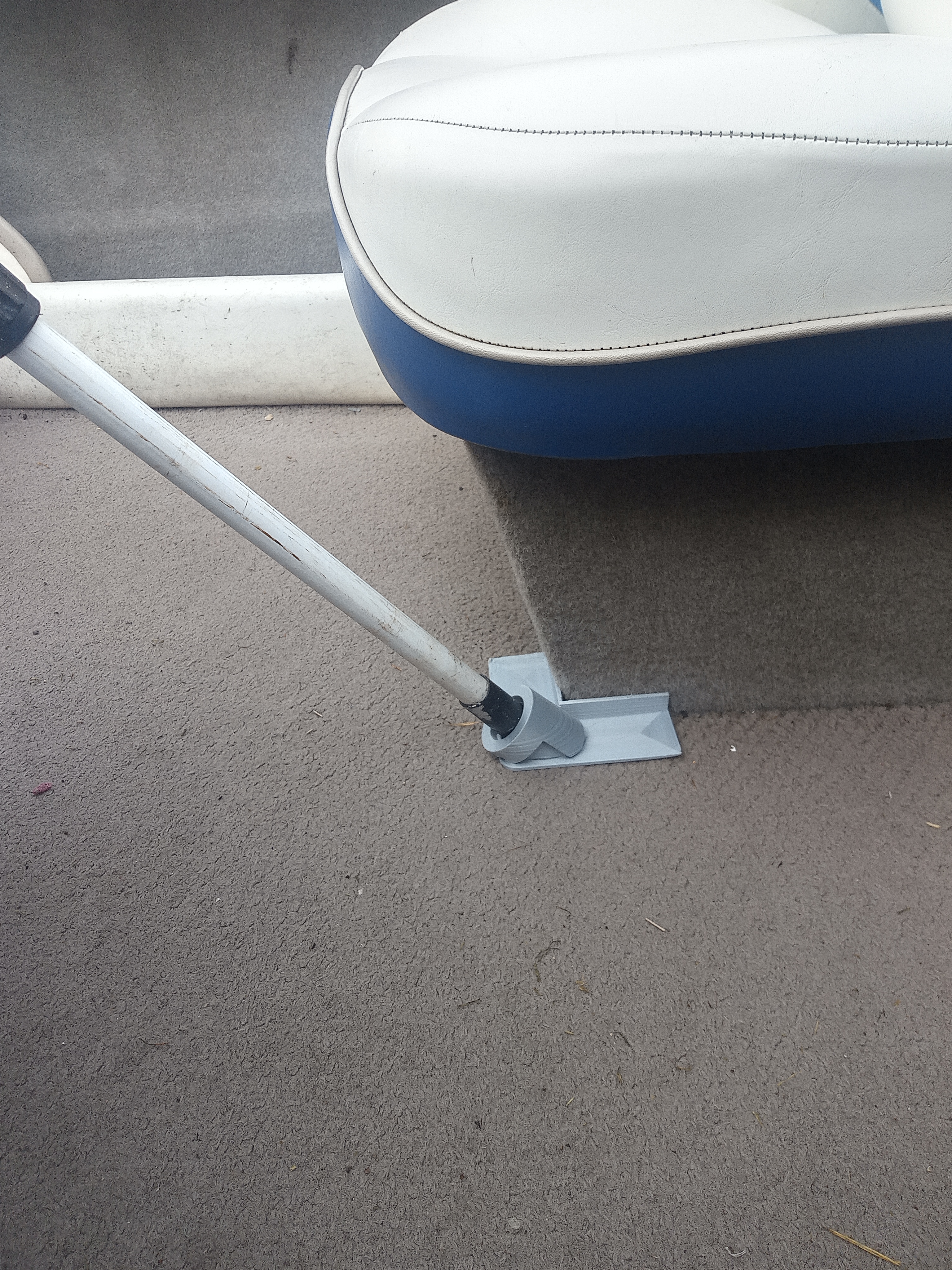 Giá đỡ gắn cột cho thuyền