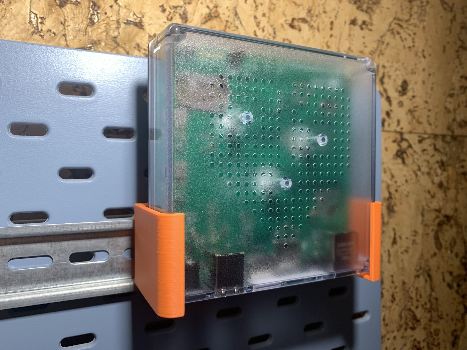 Giá đỡ DIN rail cho HomeAssistant Green