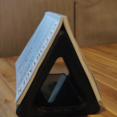 Trook - Kệ Sách Hình Tam Giác