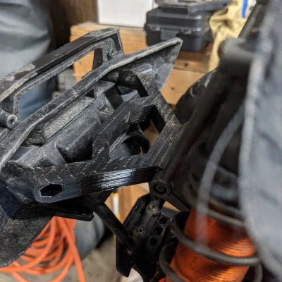 Đế Cản Sau Cùng Cho X-Maxx