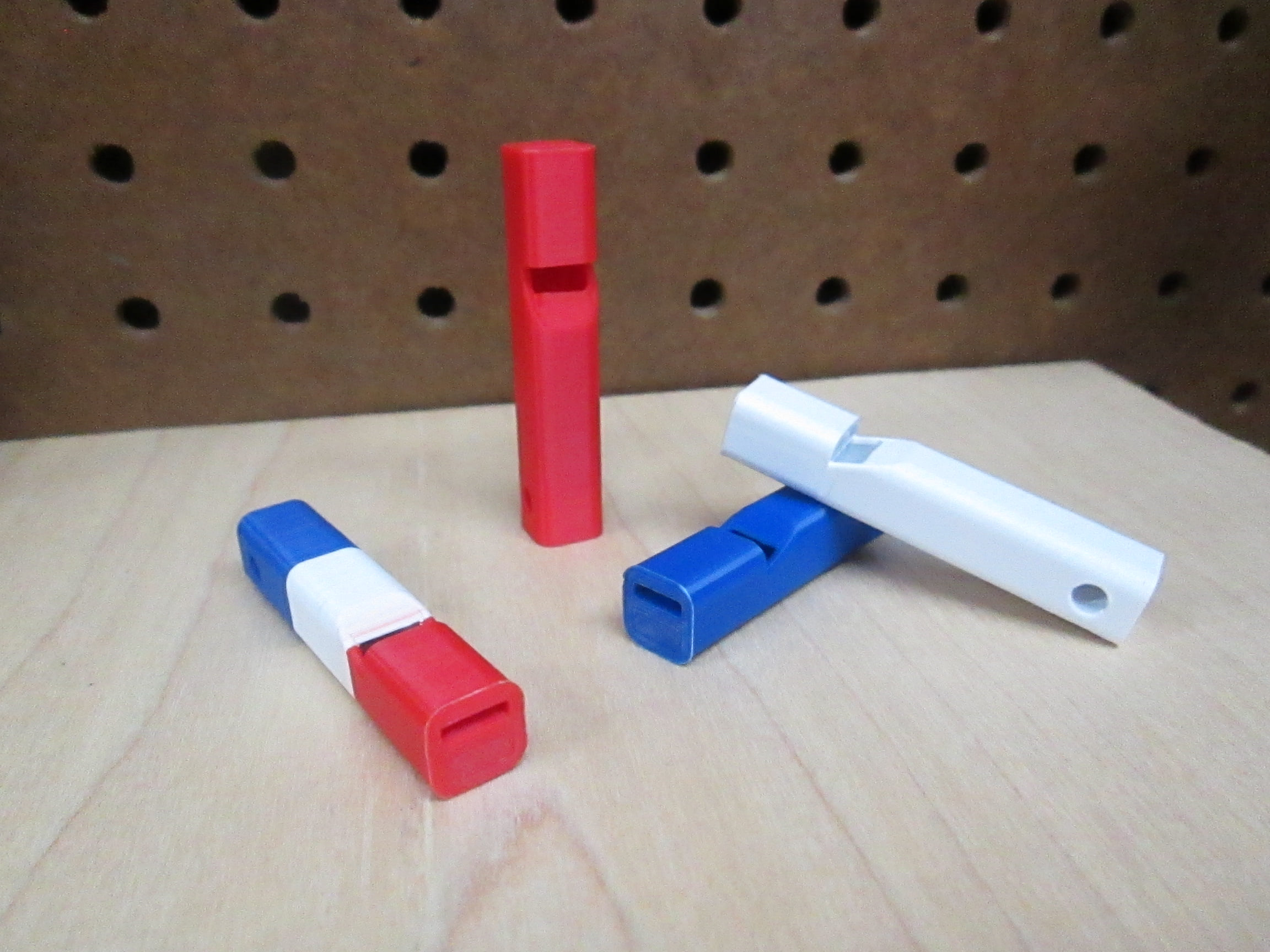 Còi Kem Que (Kêu Rất To!)