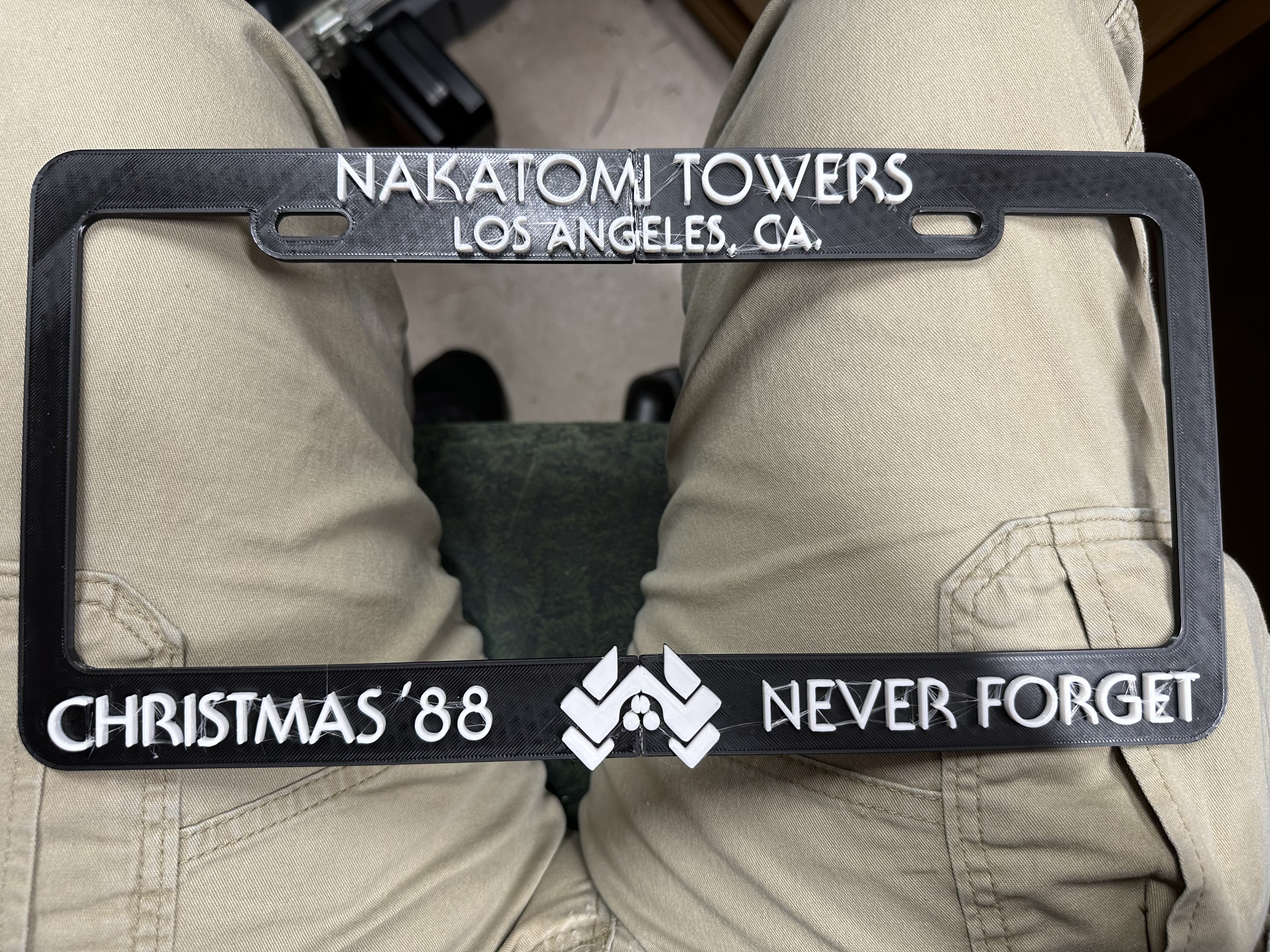 Khung Biển Số "Nakatomi Towers, Giáng Sinh '88" - REMIX