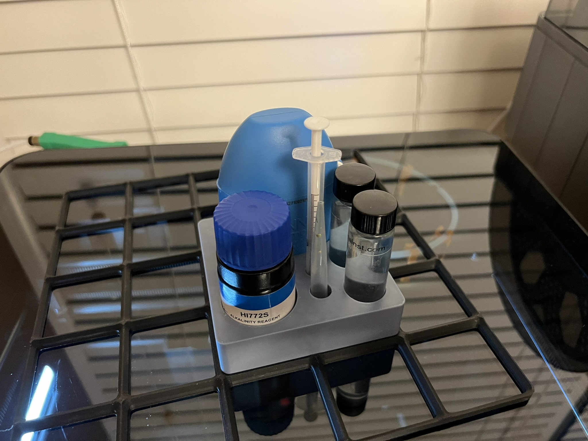 Bộ dụng cụ xét nghiệm độ kiềm Hanna - Gridfinity