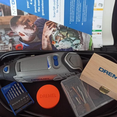 Hộp DREMEL đựng lưỡi cắt