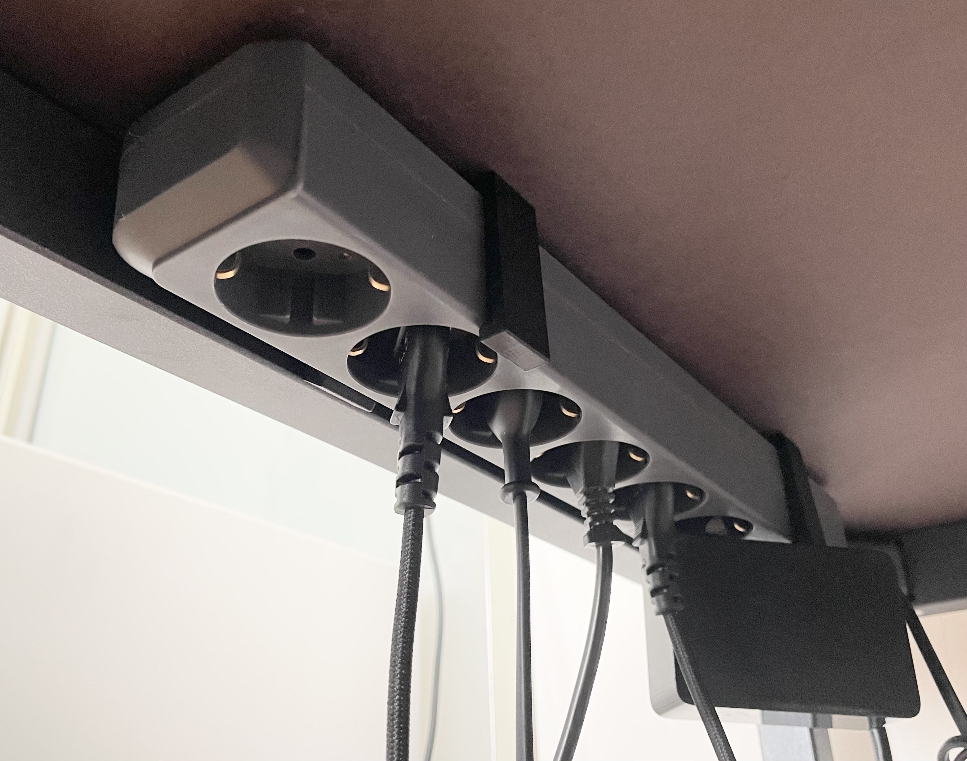 Đế Giữ Ổ Cắm Kéo Dài Brennenstuhl EcoLine