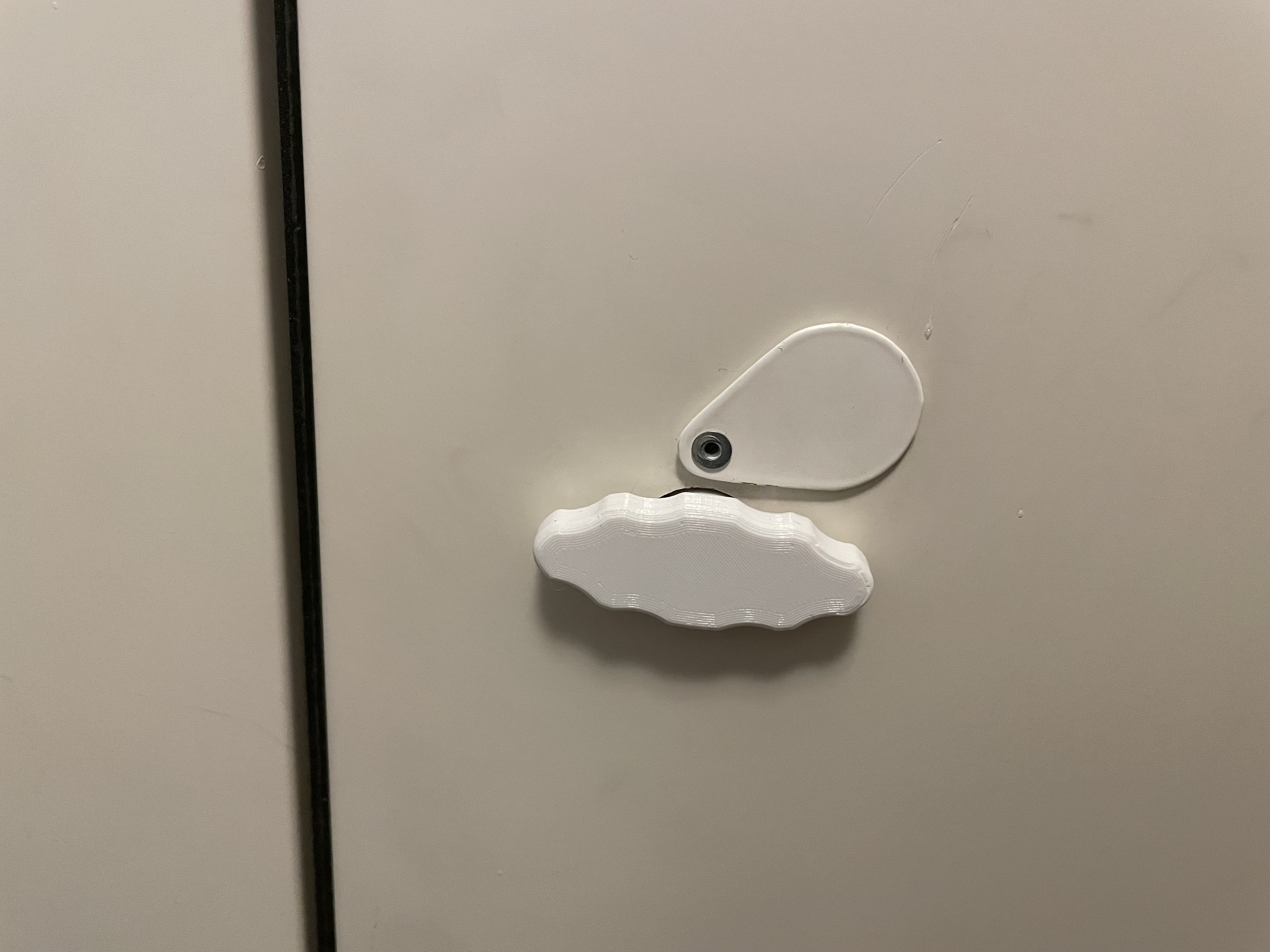 Tay nắm cửa Tối Giản