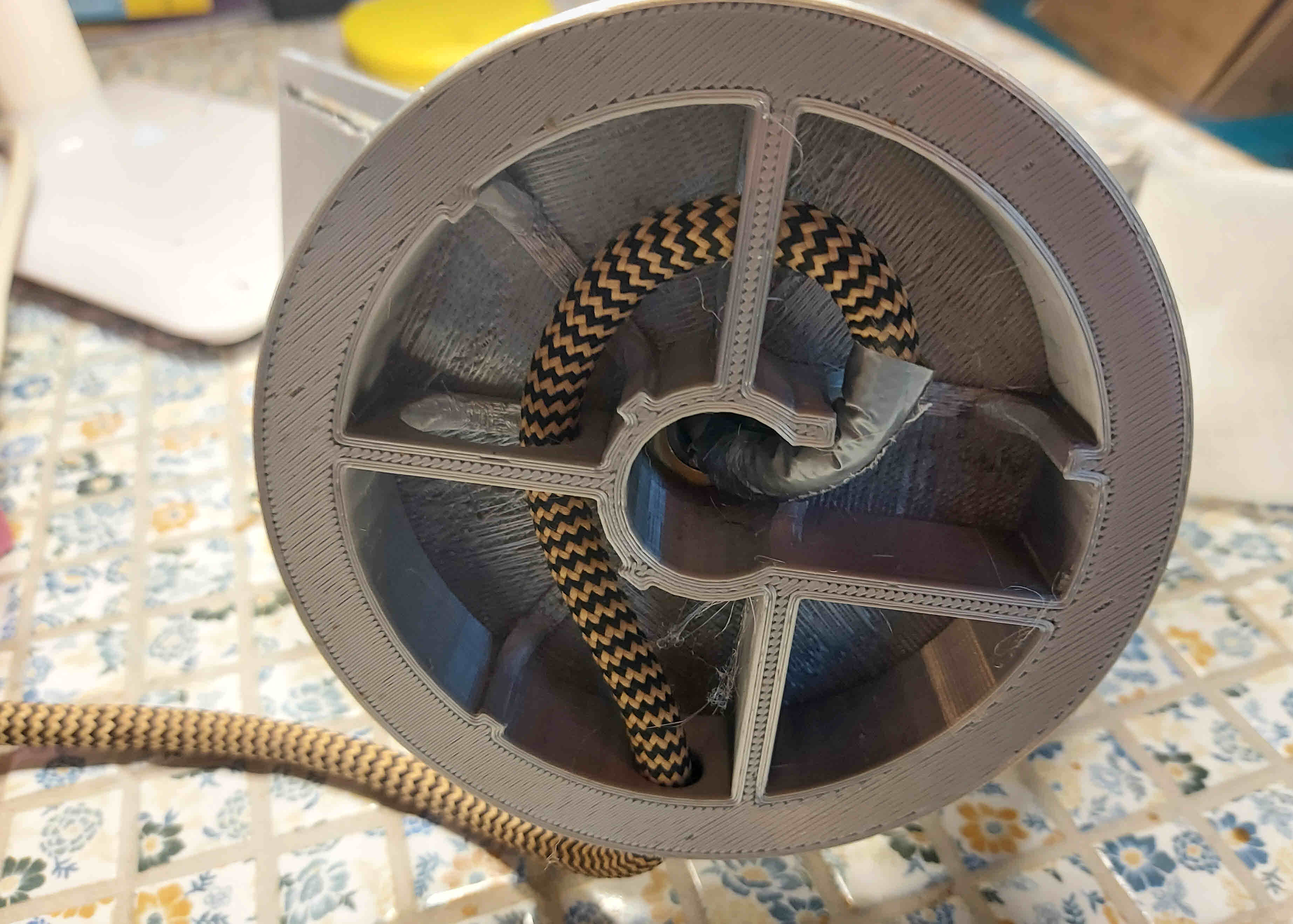 Đèn Bàn Phong Cách Art Deco