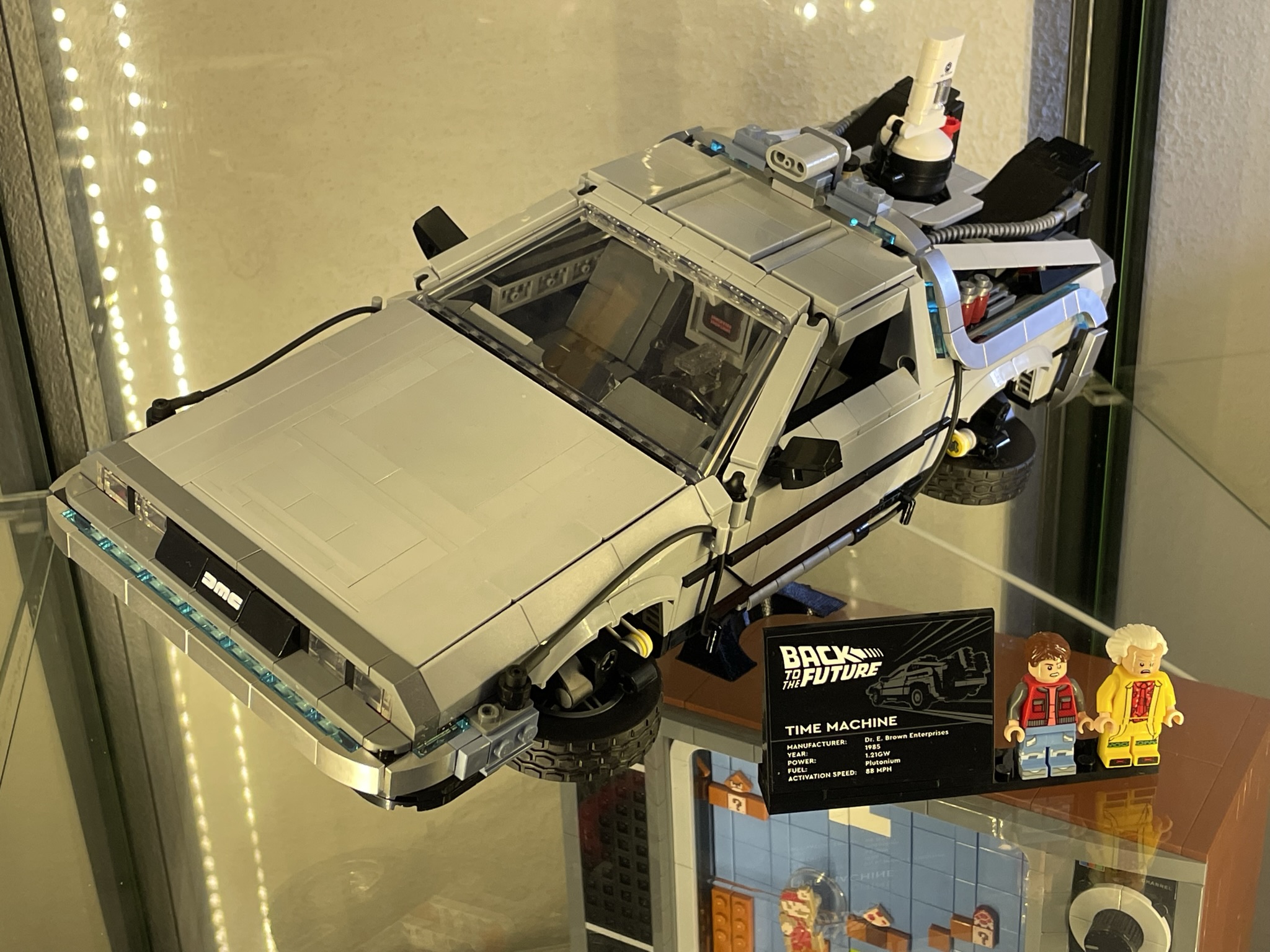 Đế Dựng Lego BTTF DeLorean (10300)