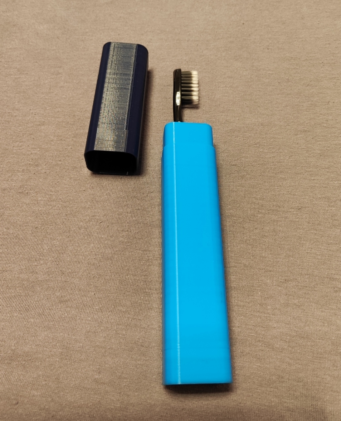 Hộp Đựng Bàn Chải Đánh Răng - Bản Chia Đôi