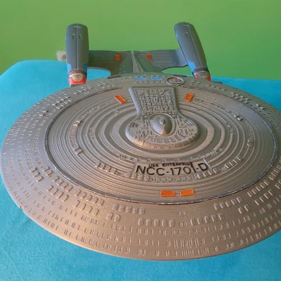 Mô Hình Tàu Enterprise Lớp Galaxy NCC-1701-D