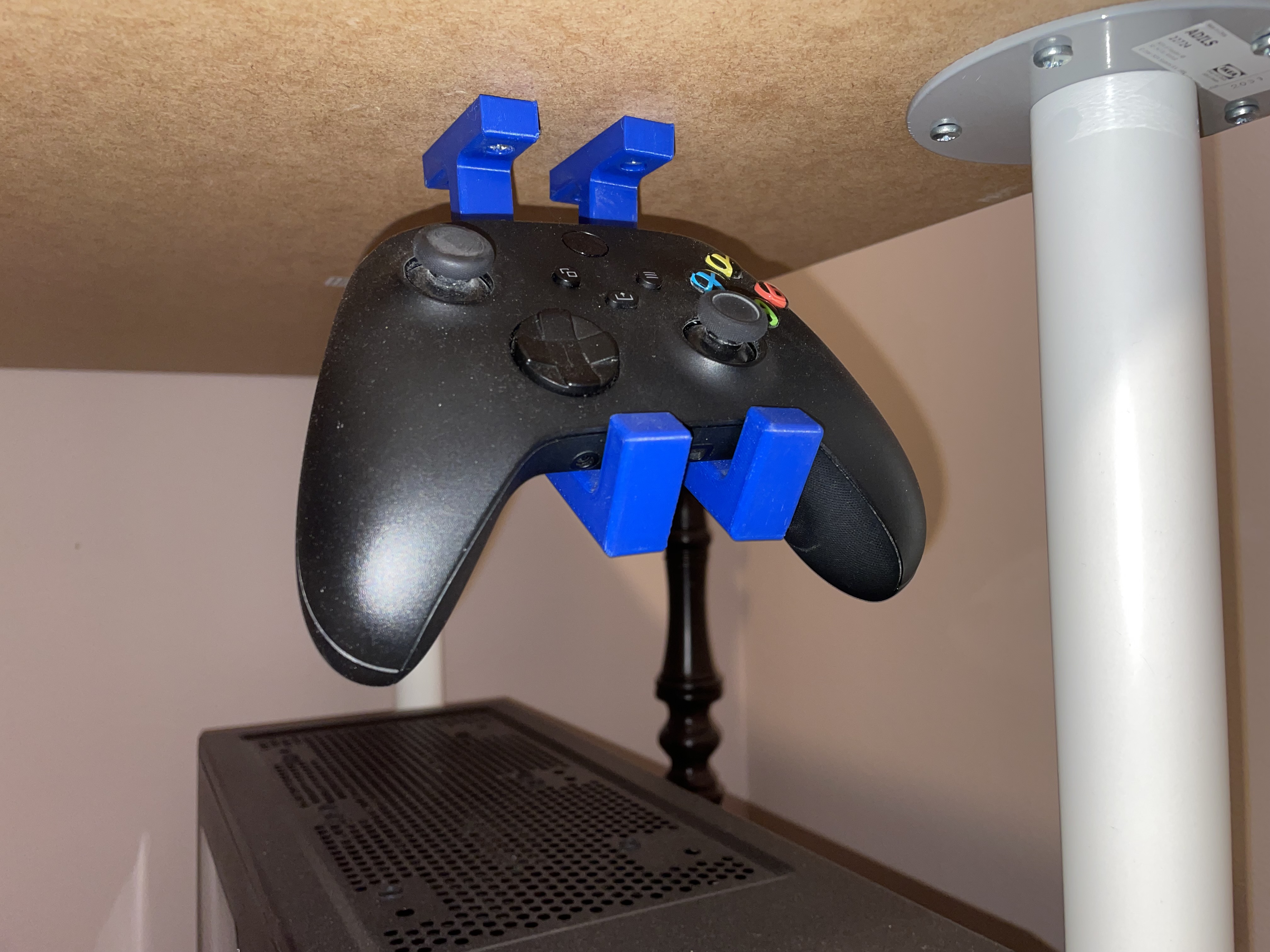 Giá Treo Tay Cầm Xbox - Gắn Dưới Bàn Bằng Vít Có Dây