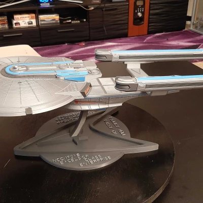 Mô hình tàu Enterprise-B lớp Excelsior