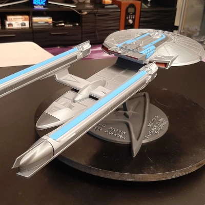 Mô hình tàu Enterprise-B lớp Excelsior