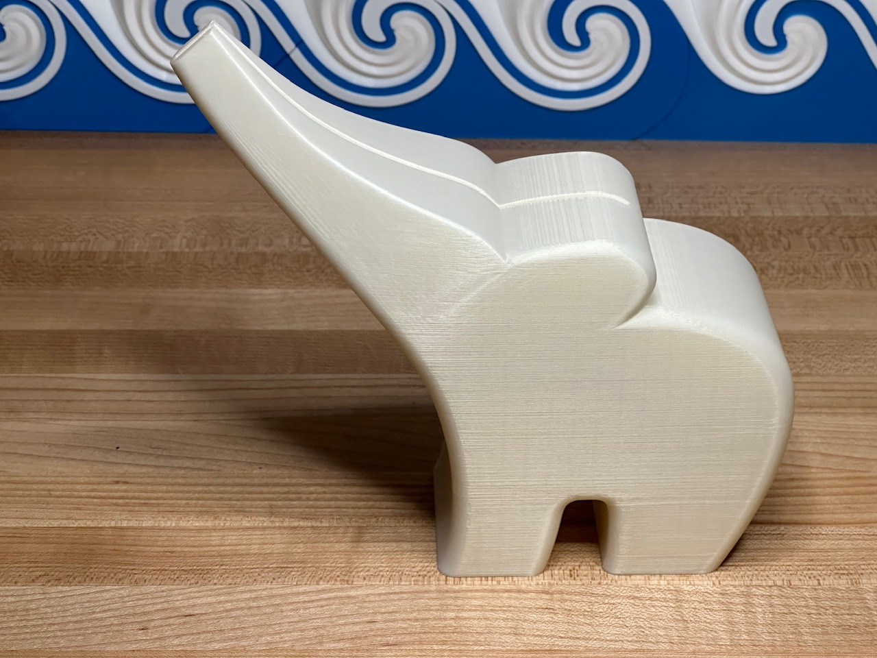 Chỉnh sửa nắp vặn của mẫu Voi Klein cho vừa.