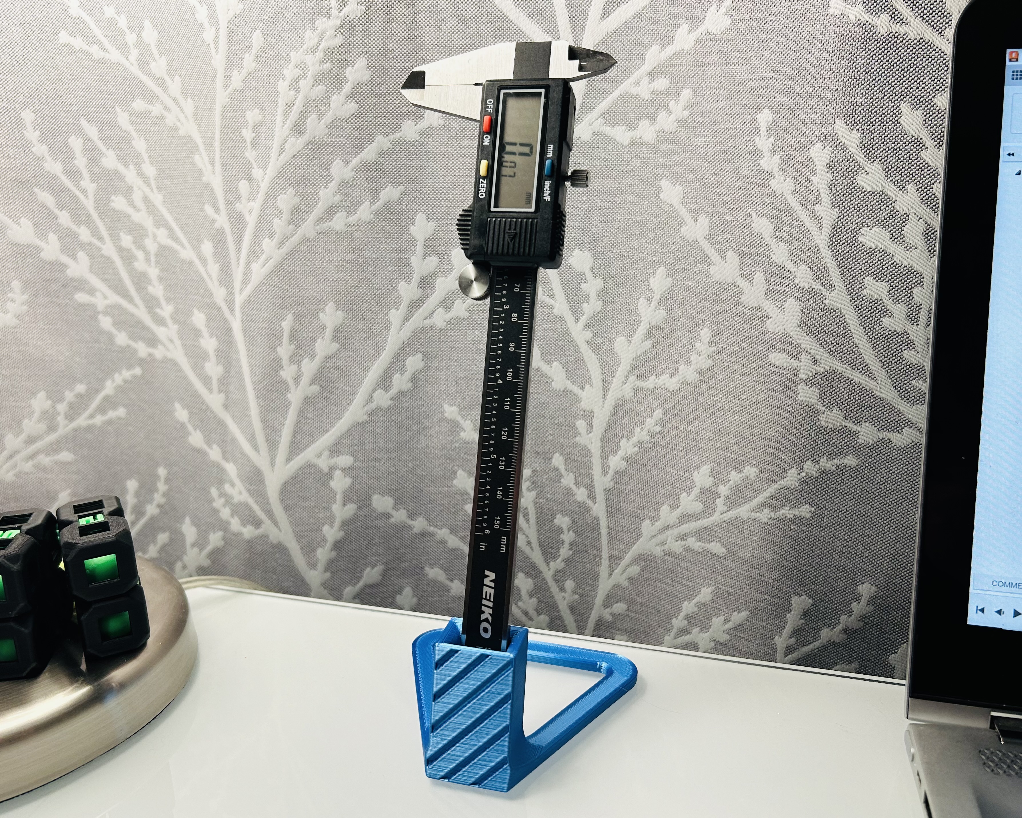 Đế Kẹp Caliper Kiểu Mới Gọn Gàng