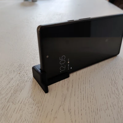 Chân đế điện thoại Pixel 6 tối giản