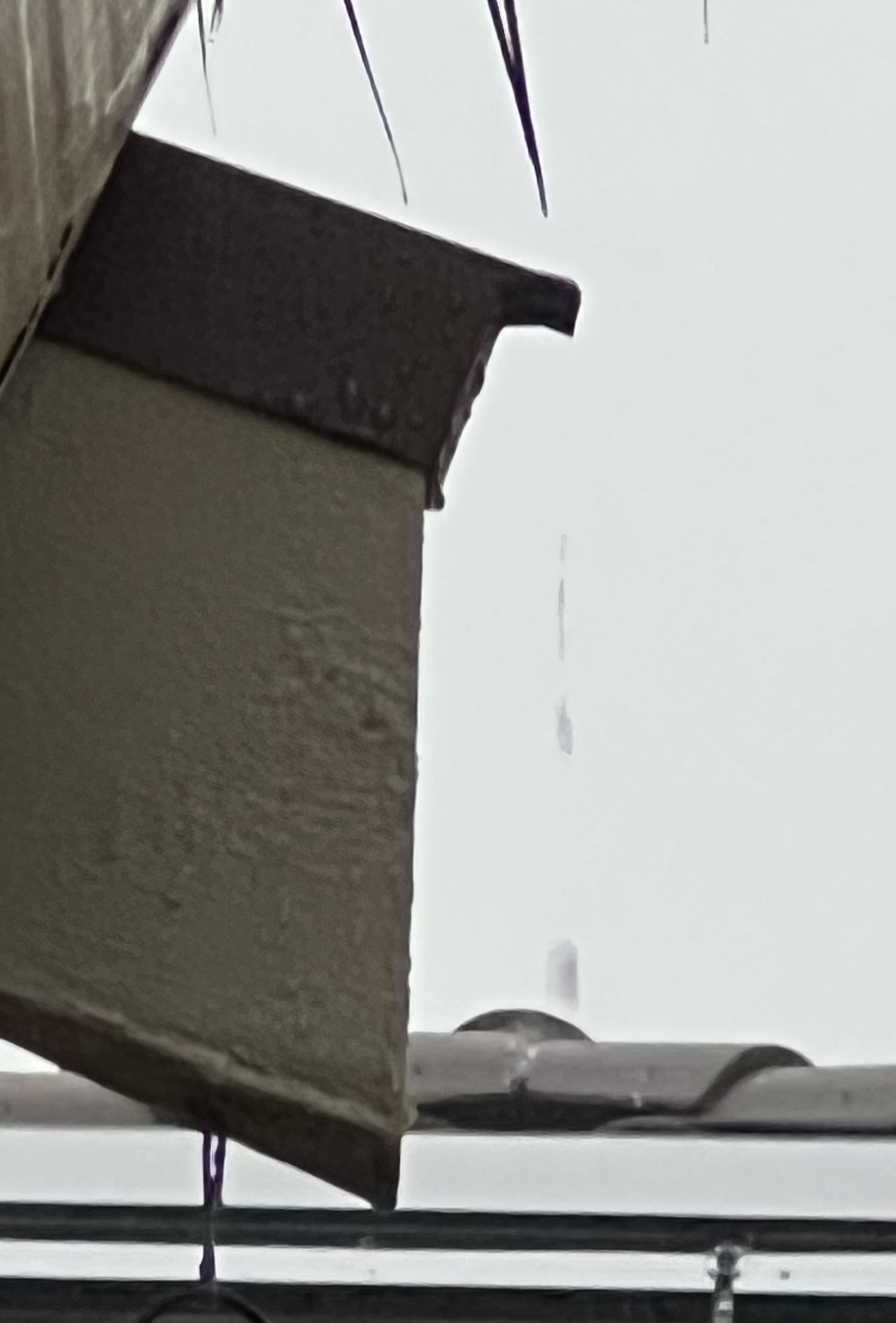 Chụp Bảo Vệ Xà Gồ Mái Nhà Chống Nắng Mưa