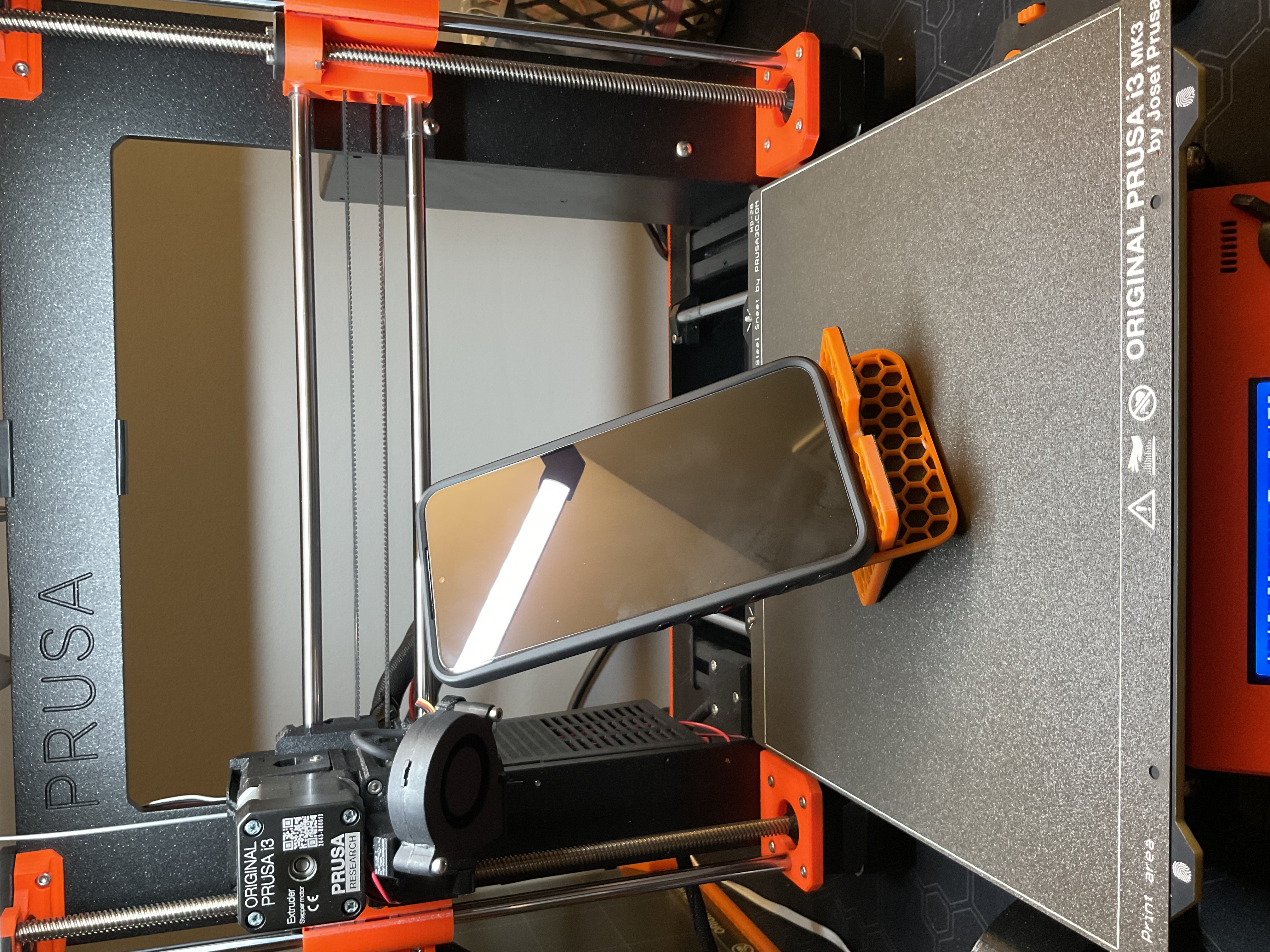 Chân đế giữ điện thoại