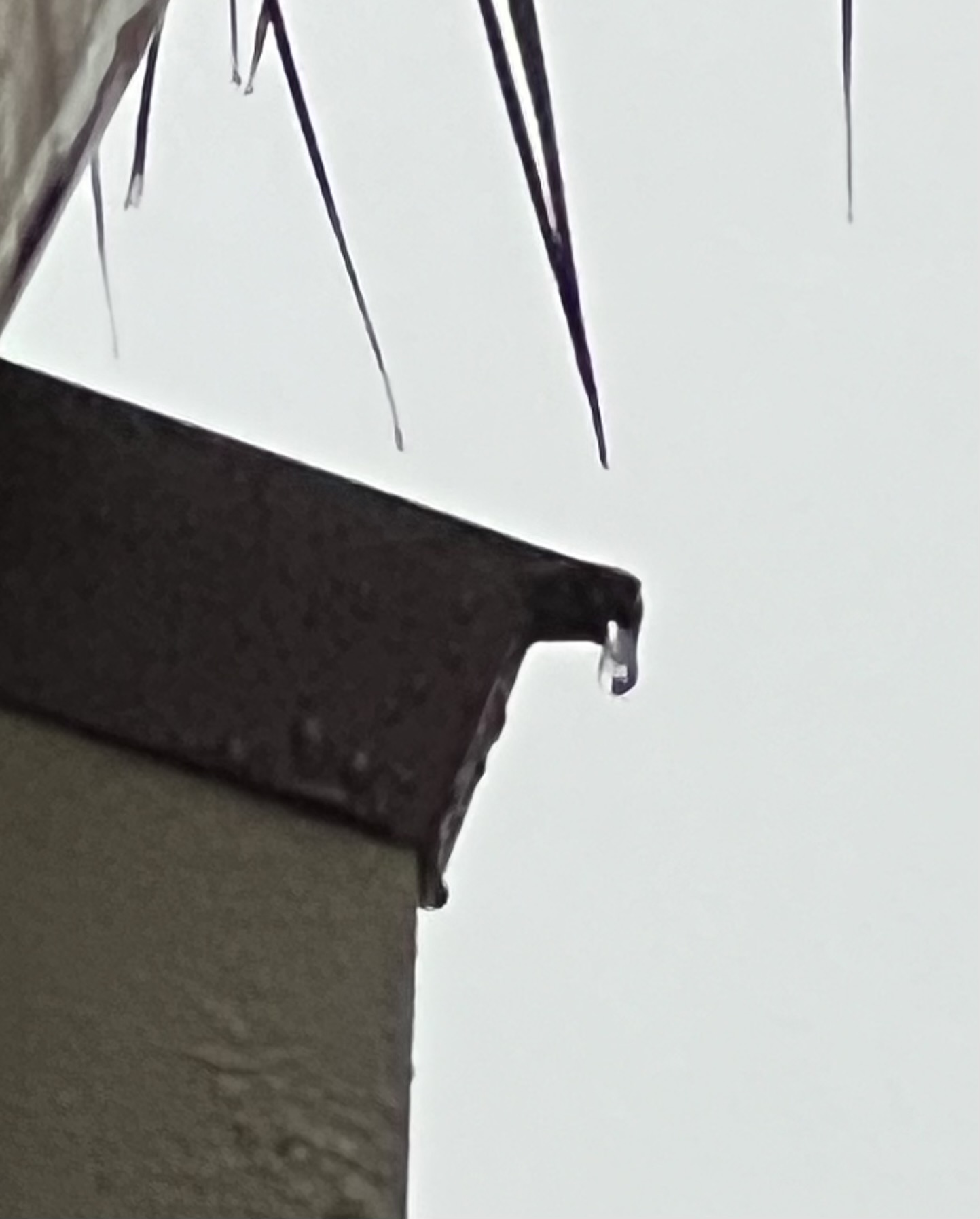 Chụp Bảo Vệ Xà Gồ Mái Nhà Chống Nắng Mưa