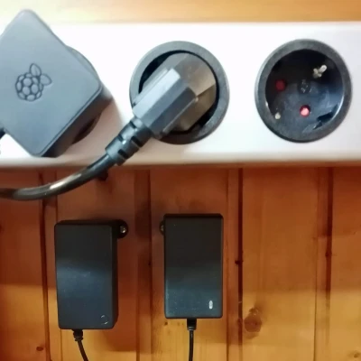 Giá Đỡ Ổ Cắm Kiểu C Treo Tường