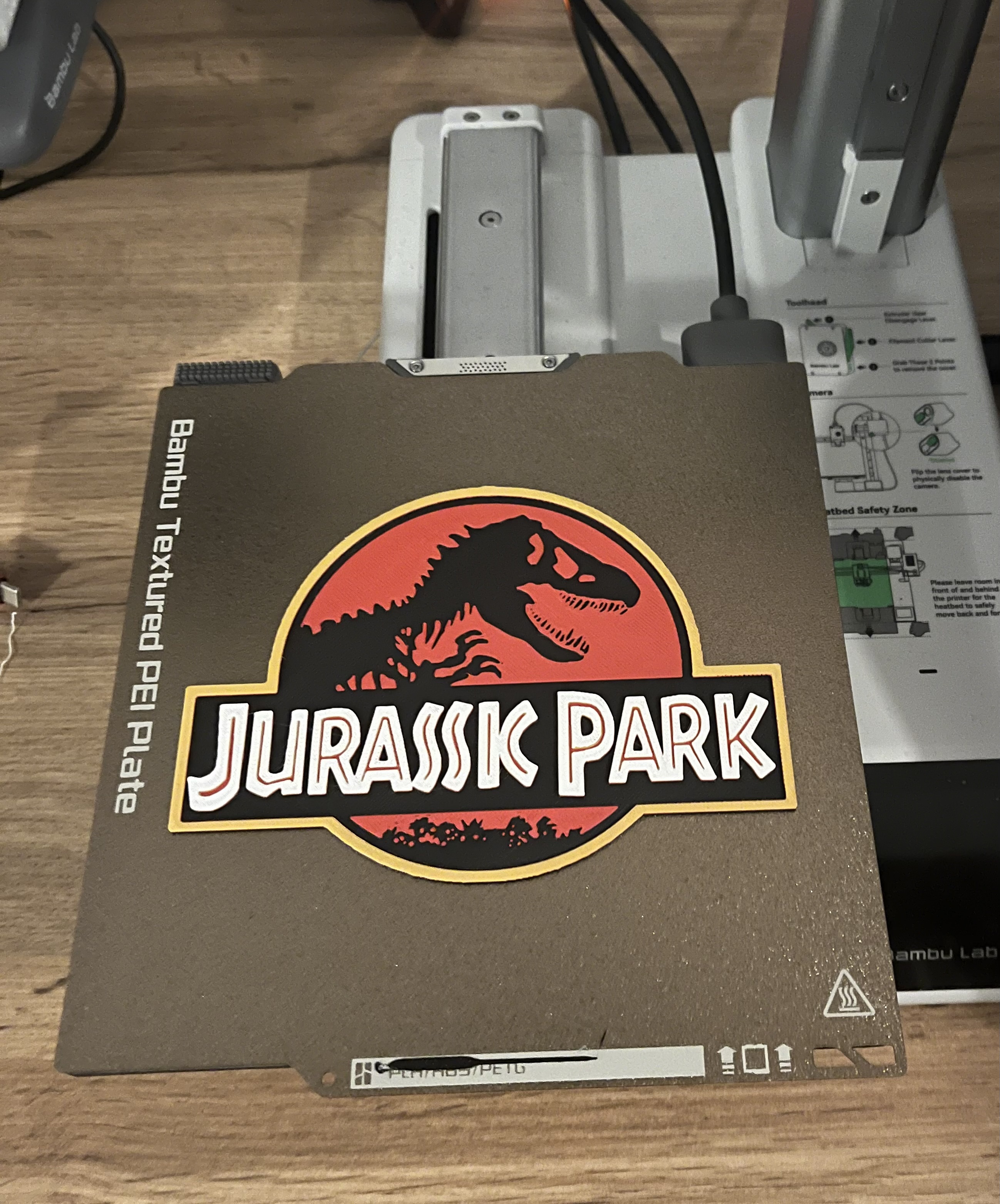 Logo Jurassic Park (fan art đổi màu theo lớp)
